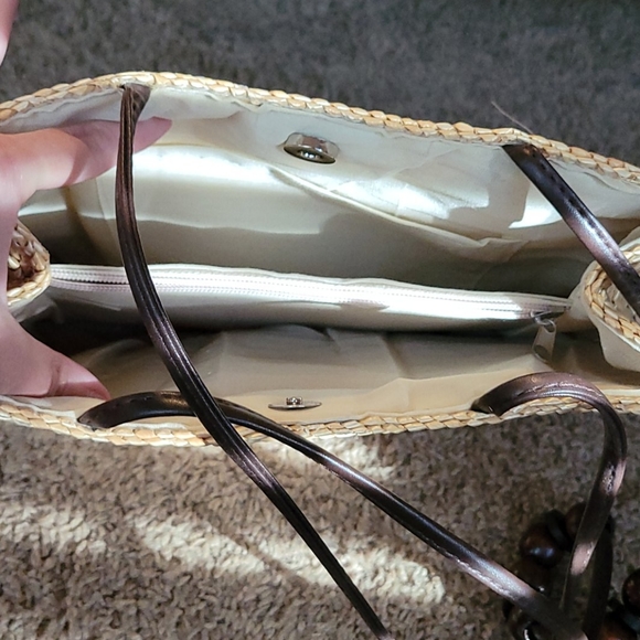 Straw Purse - Picture 2 of 2